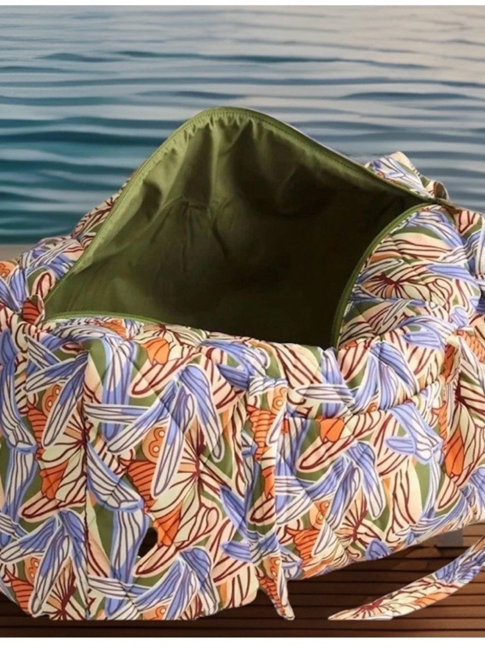 Vera Bradley Large Travel Duffel Bag in Ultralight Dragonfly, New R$159 - Picture 2 of 10